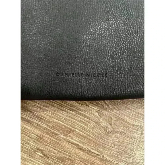 Danielle Nicole Harry Potter Gryffindor Uniform Clutch Red Optional Strap - Picture 8 of 9